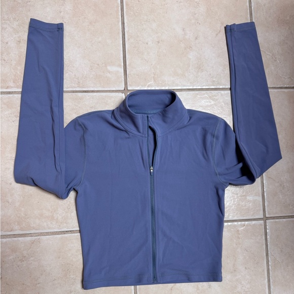 Aritzia TNA Butter Limit Zip-Up - Picture 6 of 16